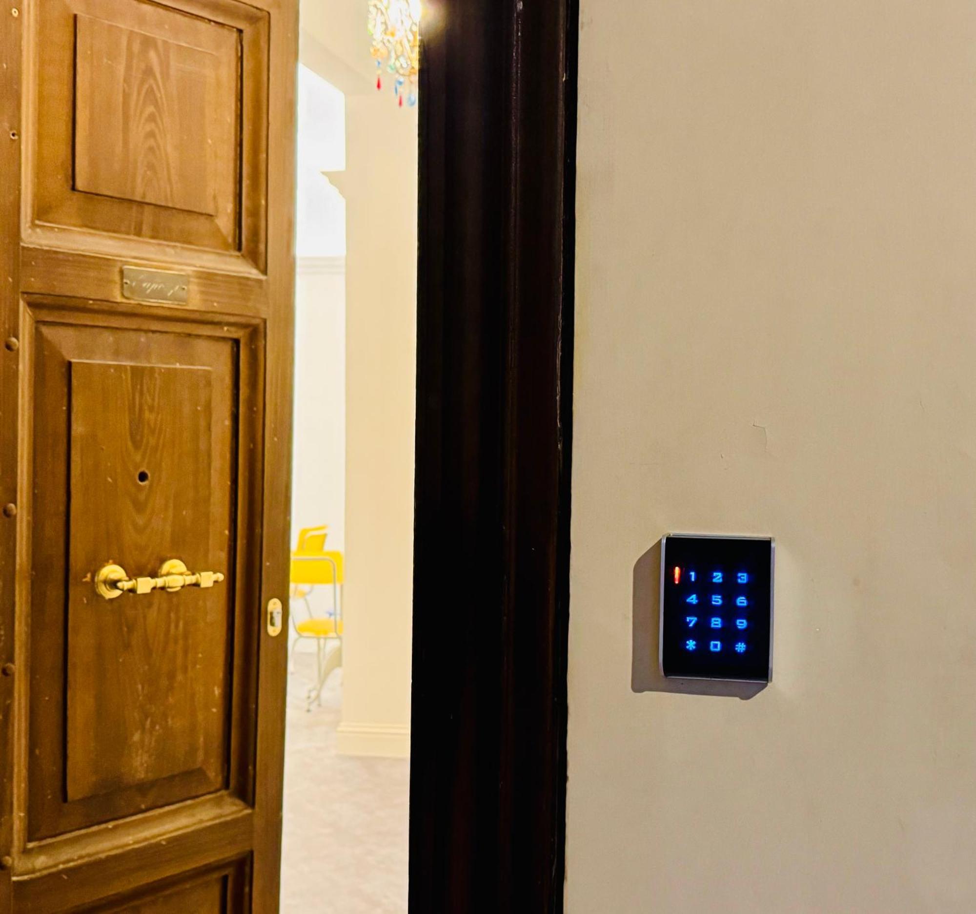 Hotel Antiqua Domus Rom Exterior foto
